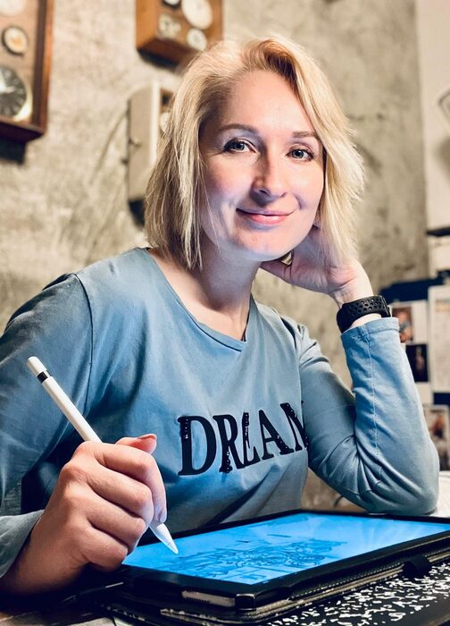 Natalia Nik working on illustration
